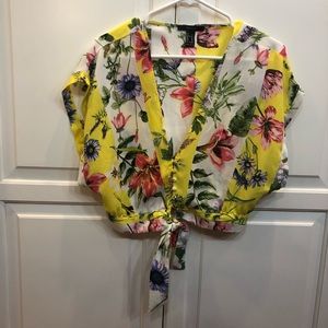 Forever 21 Crop Top Button Floral Tie Blouse